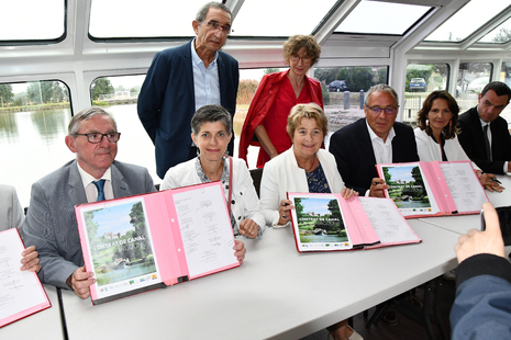 signature contrat canal web.jpg